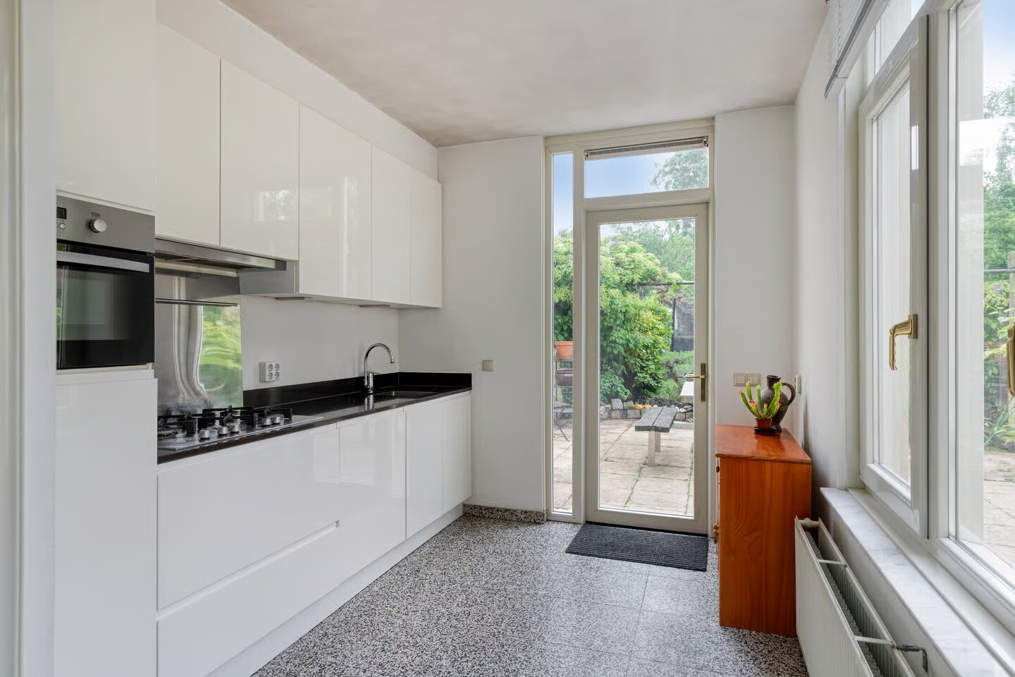 Tussenwoning te koop: Oostsingel 66, Schiedam