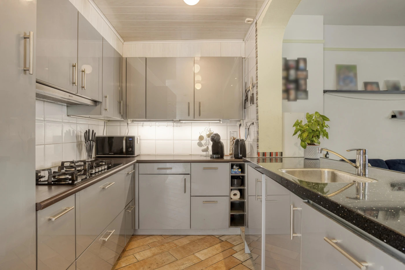 Tussenwoning te koop: Rozenburgsestraat 30, Schiedam
