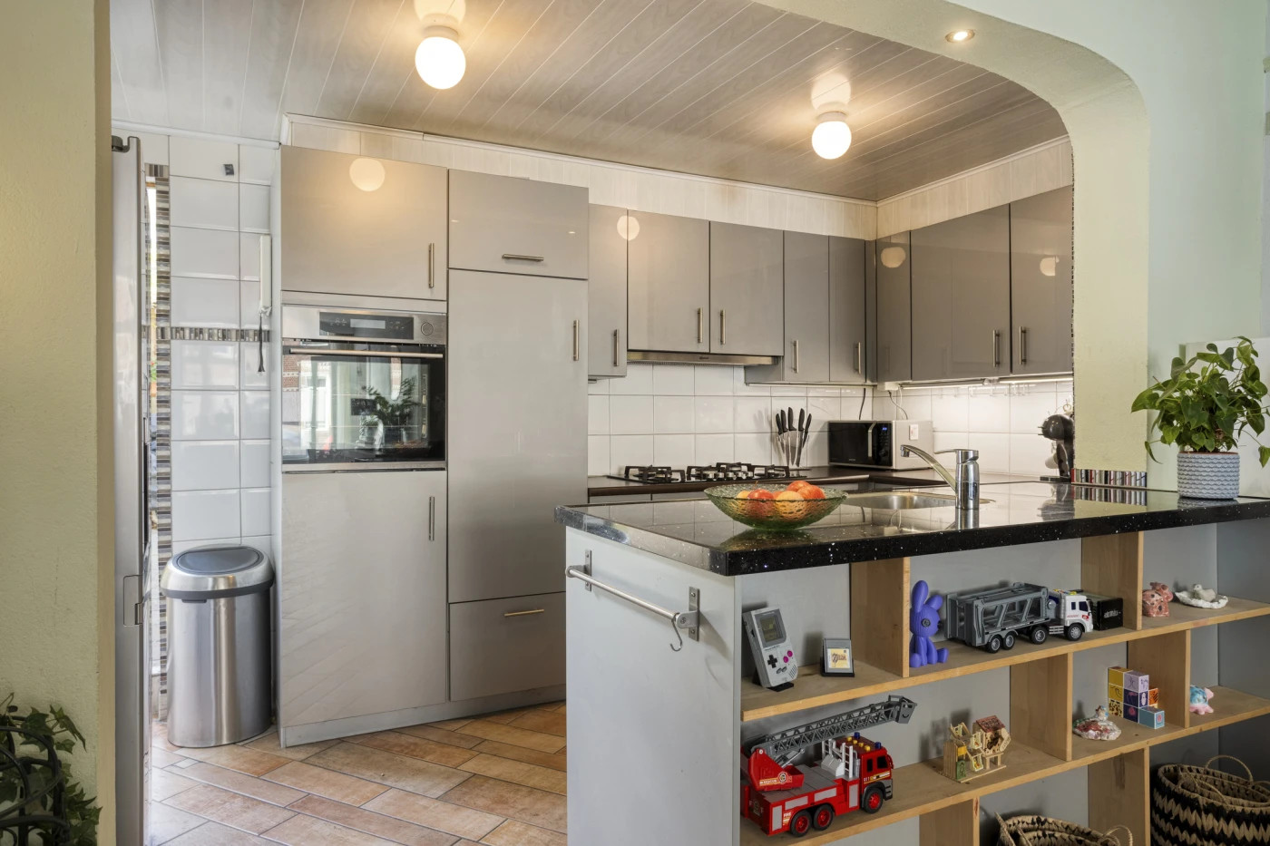 Tussenwoning te koop: Rozenburgsestraat 30, Schiedam