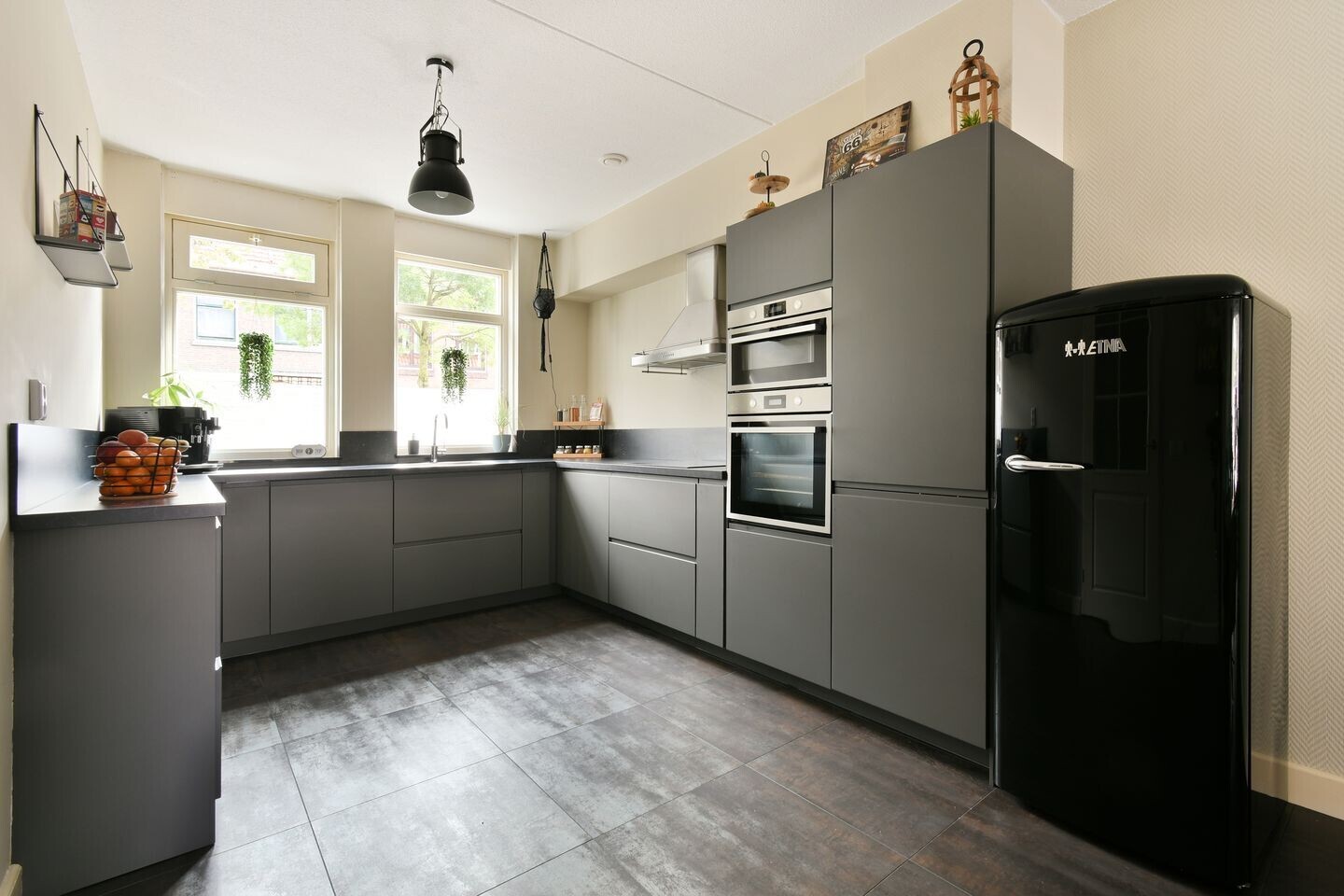 Tussenwoning te koop: Rijnstraat 18, Schiedam