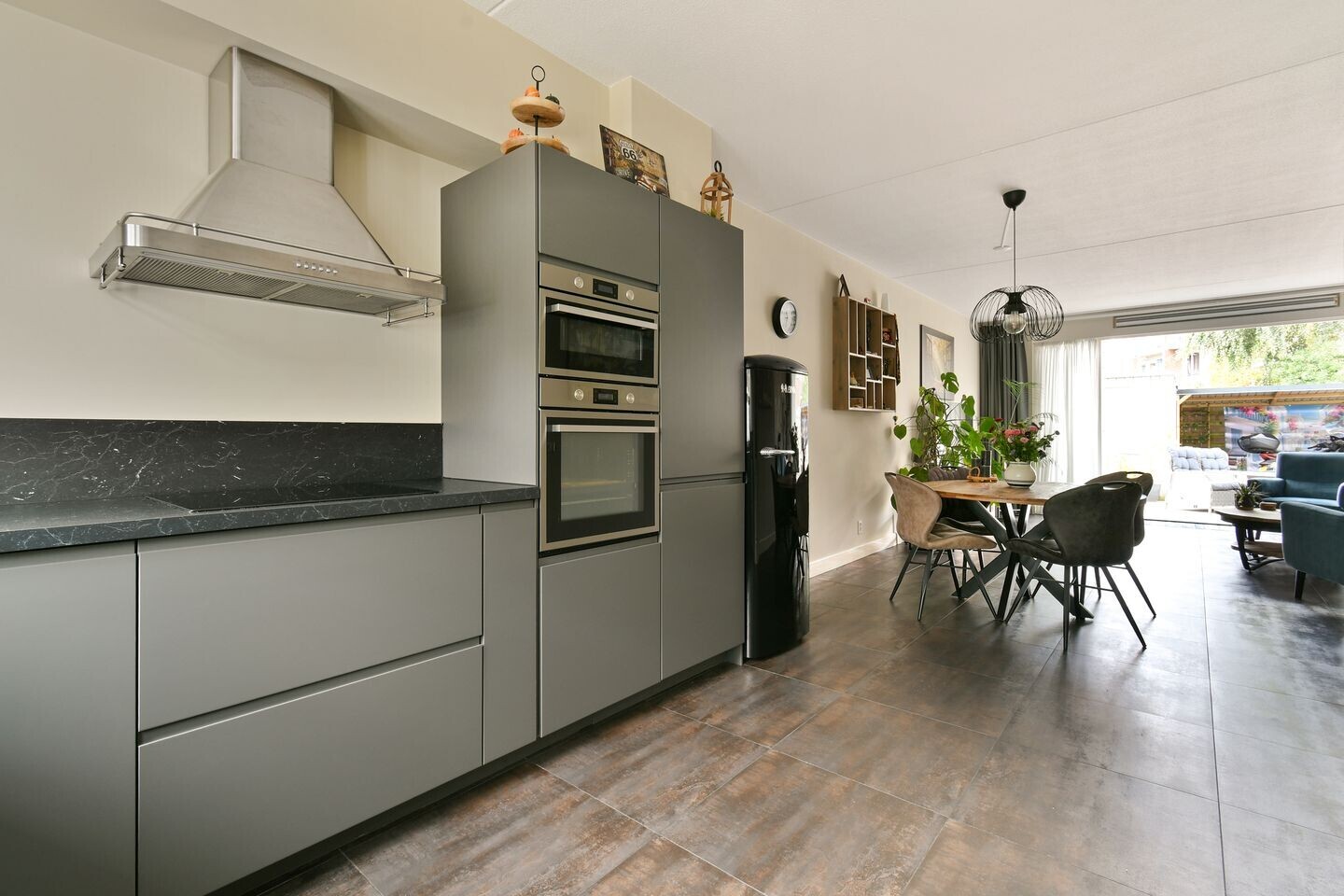Tussenwoning te koop: Rijnstraat 18, Schiedam