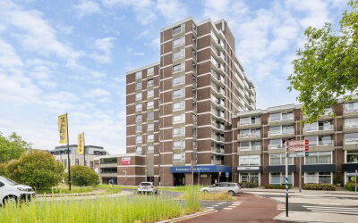 Over de Vesten 48