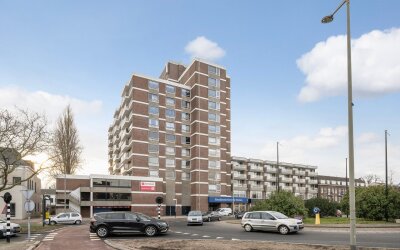 Over de Vesten 77