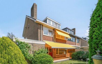 Van der Leeuwlaan 2
