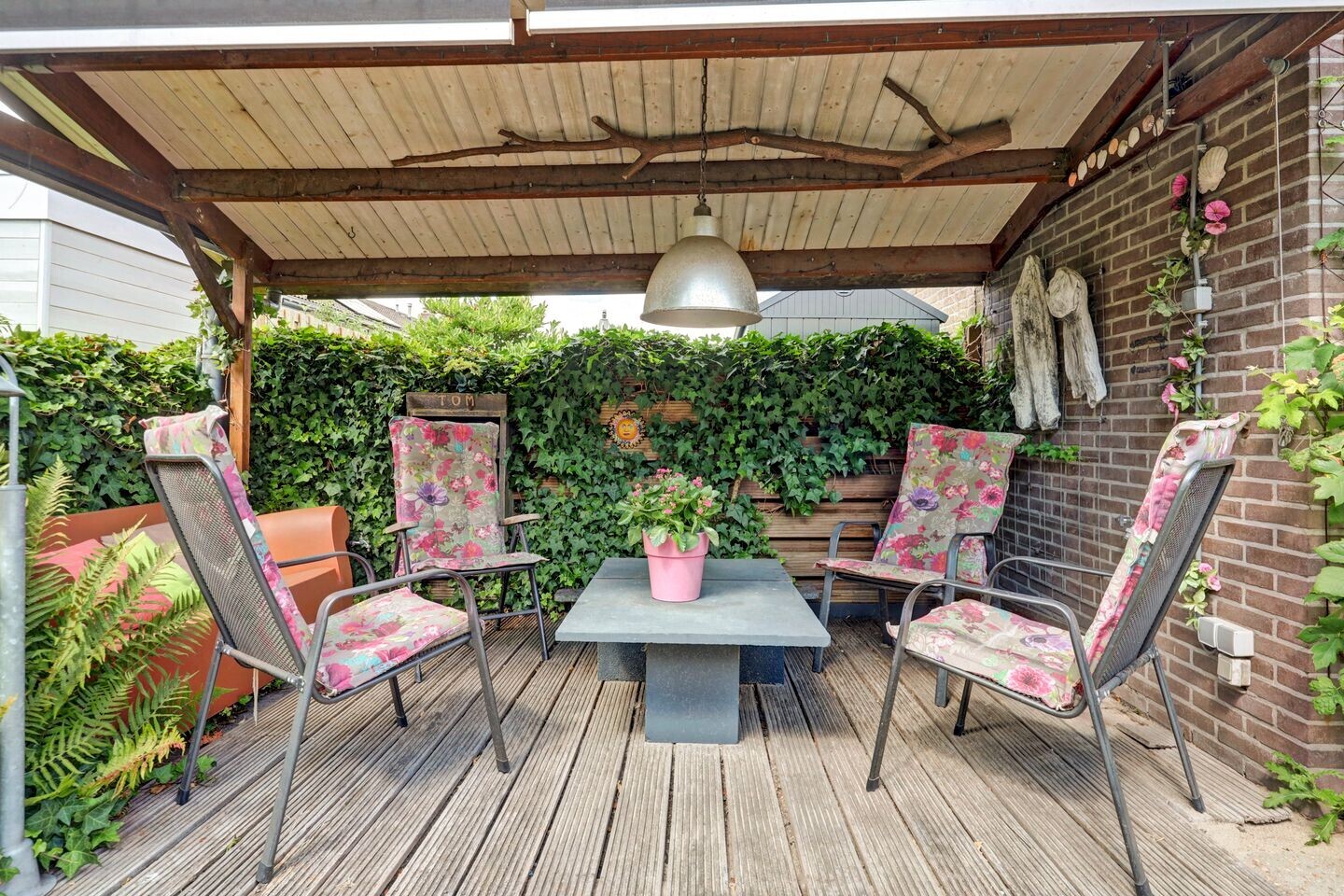 Hoekwoning te koop: Ribeslaan 30, Schiedam