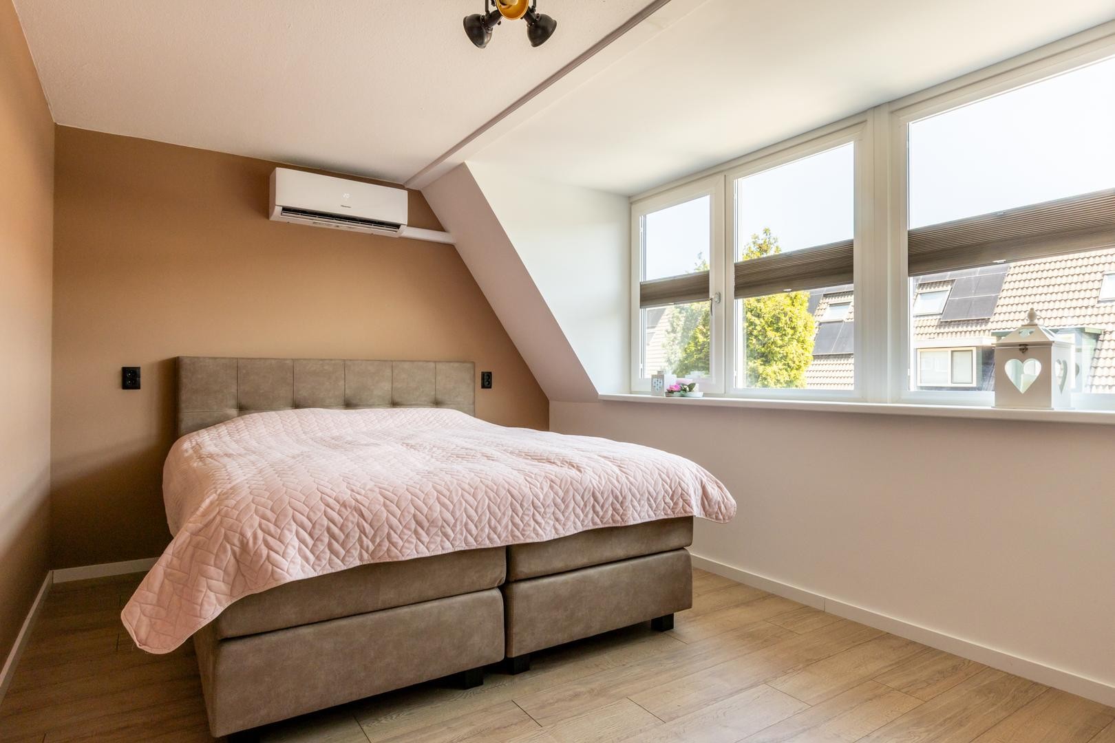Tussenwoning te koop: Heijermansplein 243, Schiedam