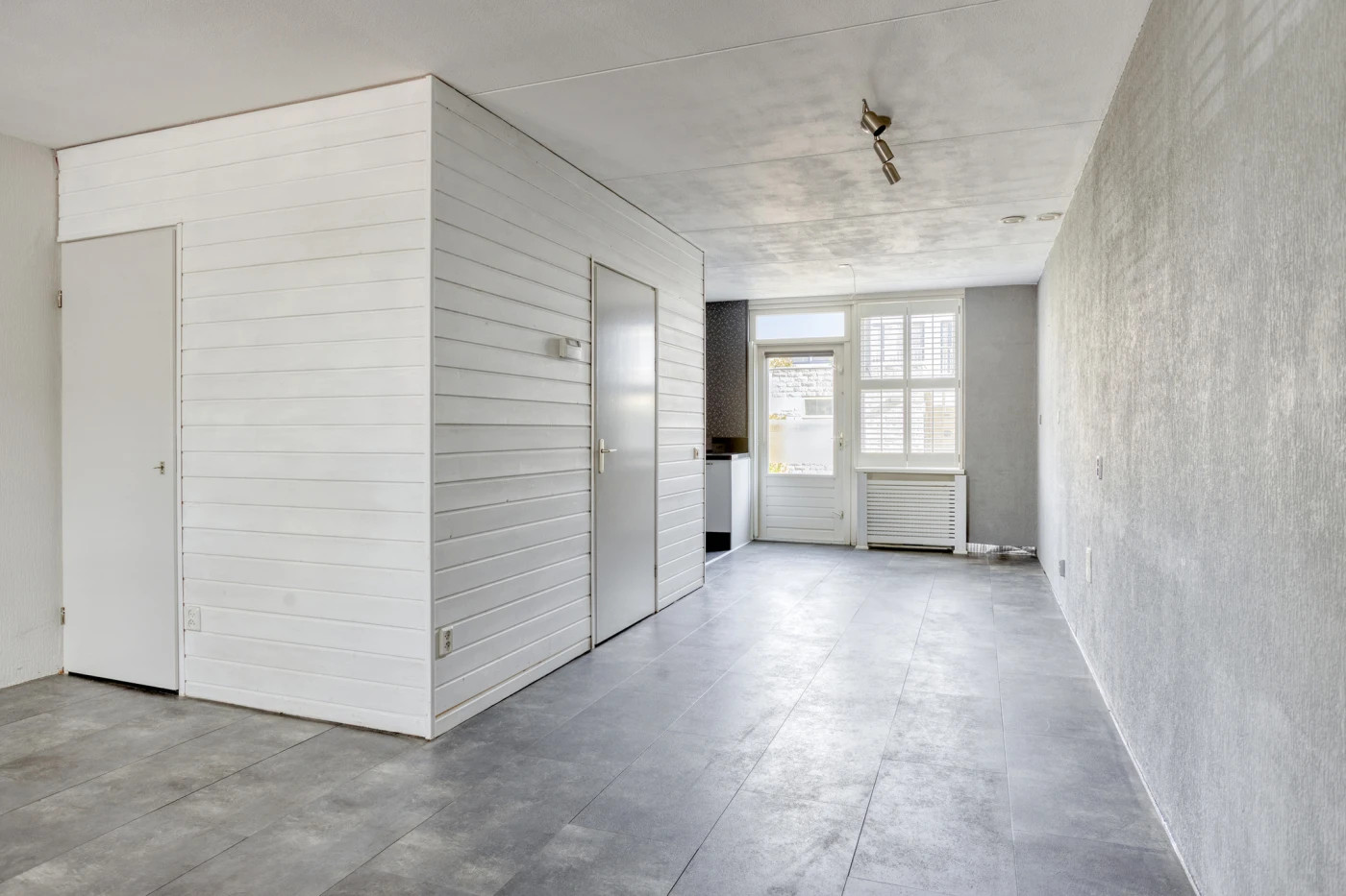 Tussenwoning te koop: Tinnengieterhof 12, Schiedam