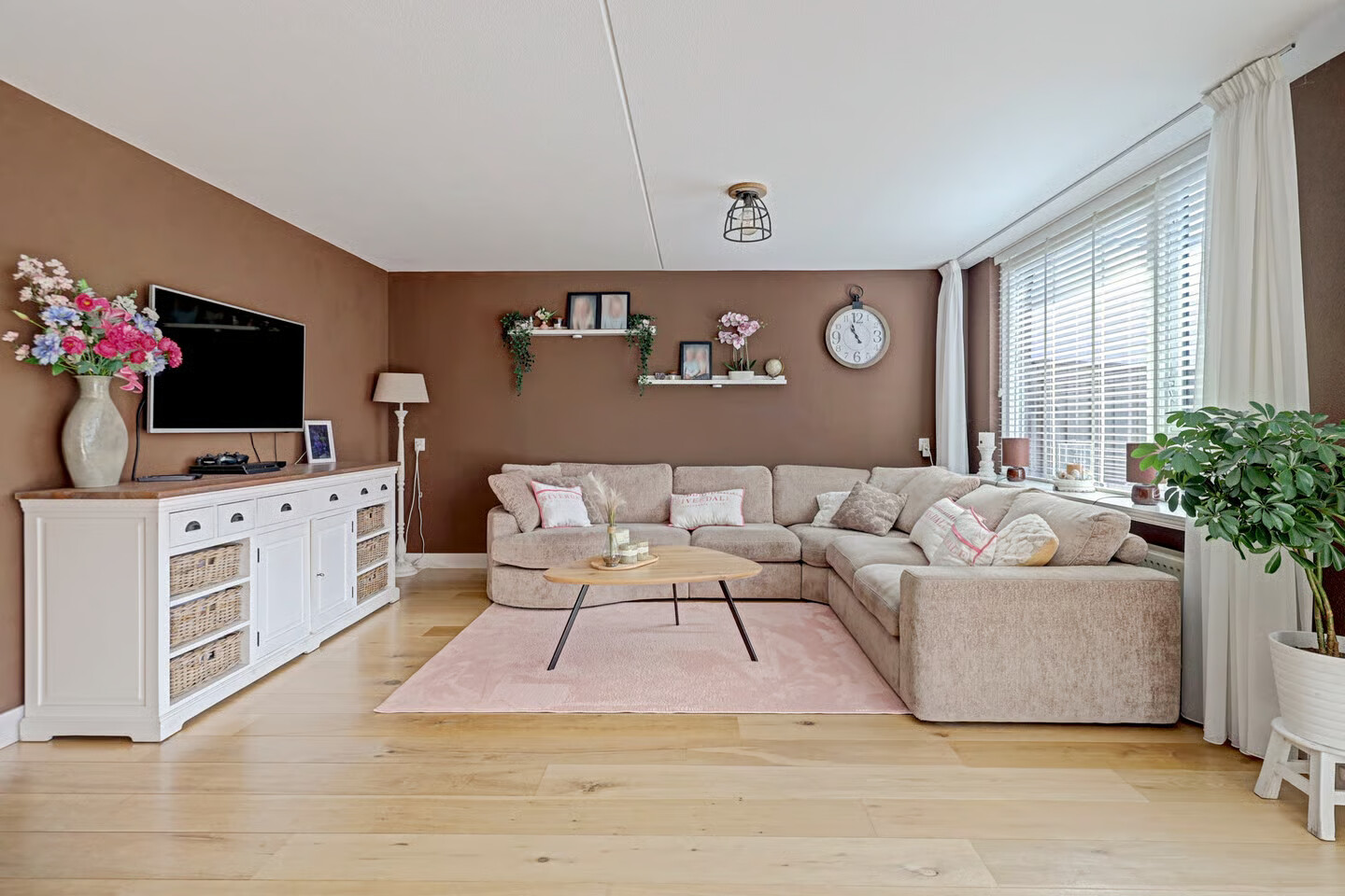 Tussenwoning te koop: Dilleveld 17, Schiedam