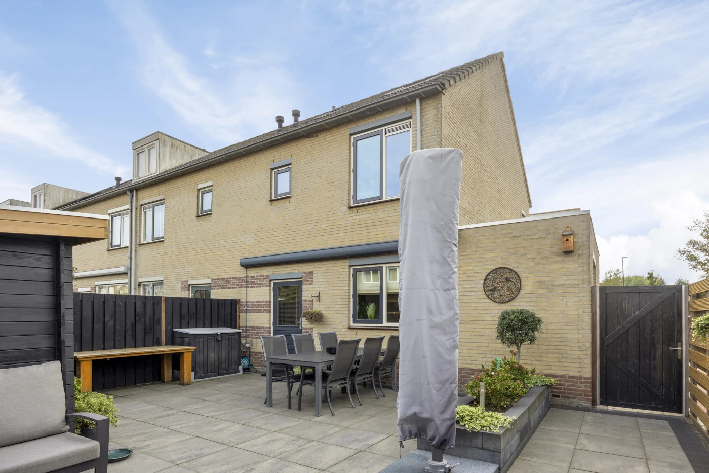 Hoekwoning te koop: Perzikengaarde 1, Schiedam