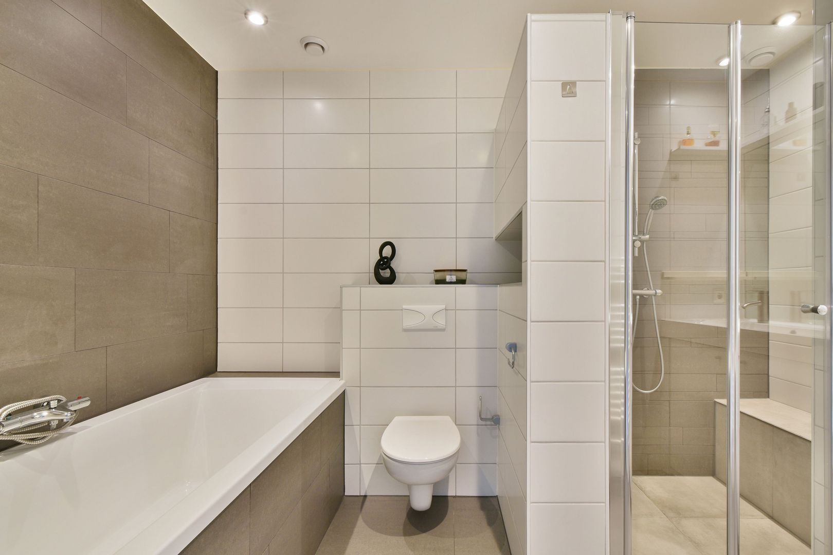 Tussenwoning te koop: Roggeakker 13, Schiedam