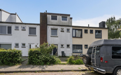 Menadostraat 13