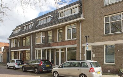 Burgemeeste. 4