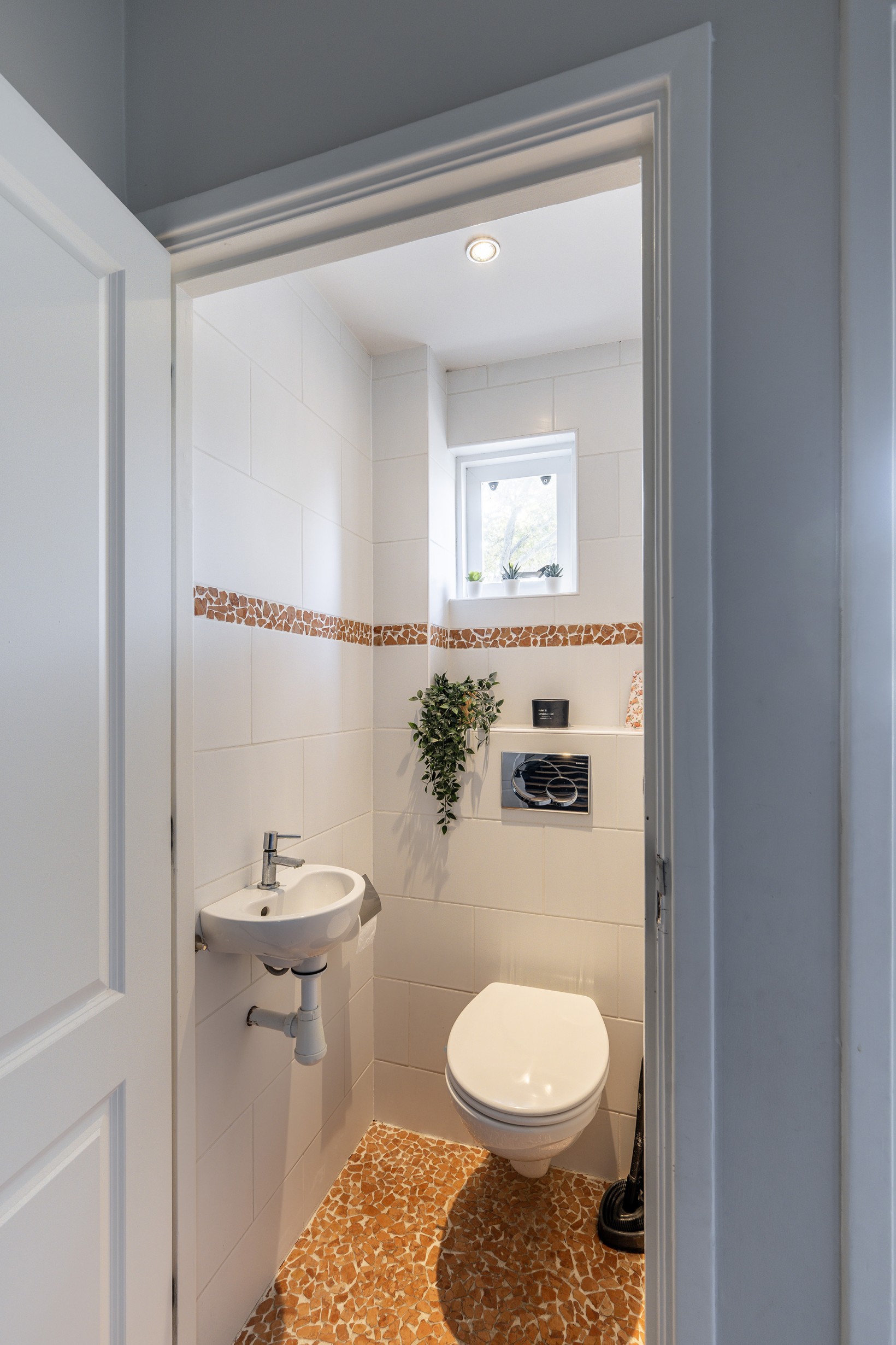 Tussenwoning te koop: Ambonlaan 20, Vlaardingen