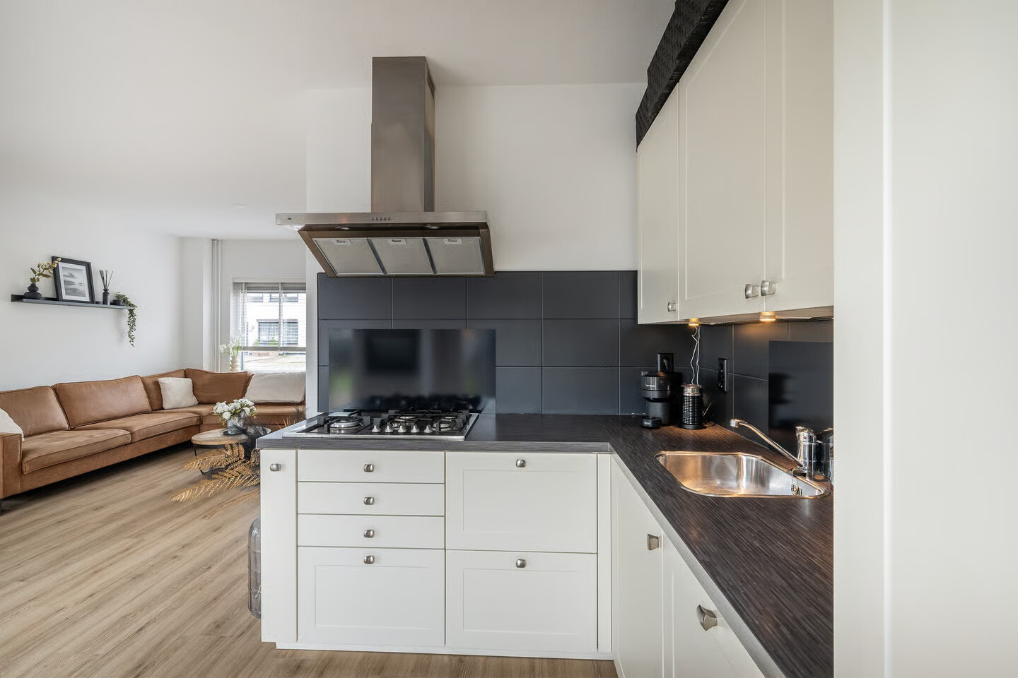 Hoekwoning te koop: Madoerastraat 117, Vlaardingen