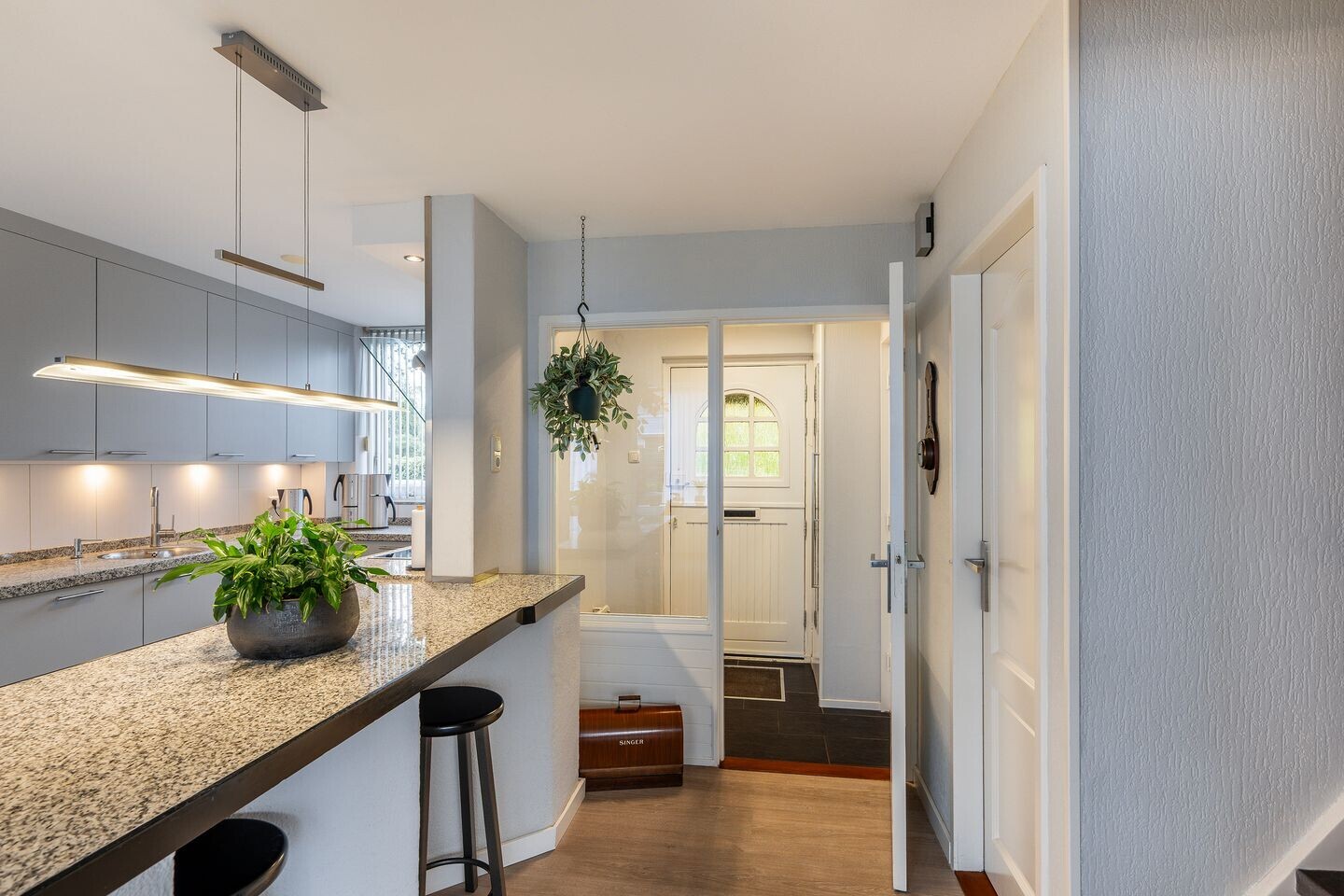 Tussenwoning te koop: Roemer Visscherstraat 87, Vlaardingen