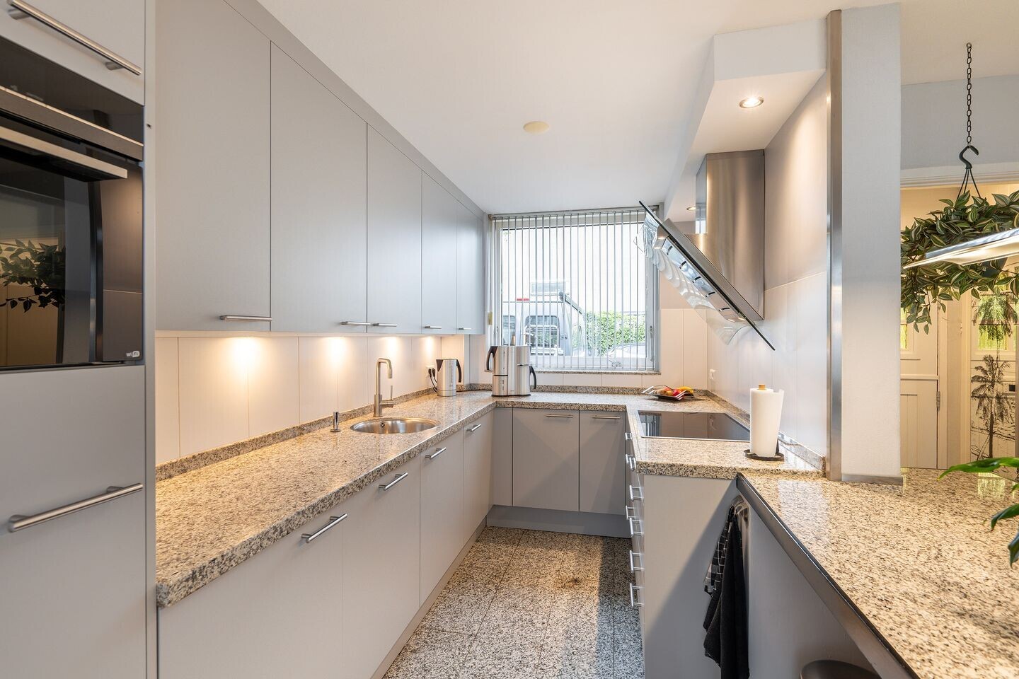 Tussenwoning te koop: Roemer Visscherstraat 87, Vlaardingen