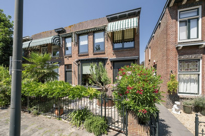 Graaf Arnul. 46