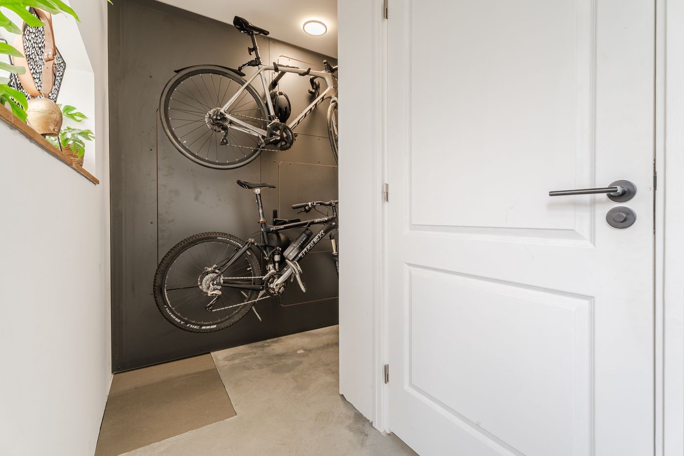 Hoekwoning te koop: Einthovenstraat 19, Vlaardingen