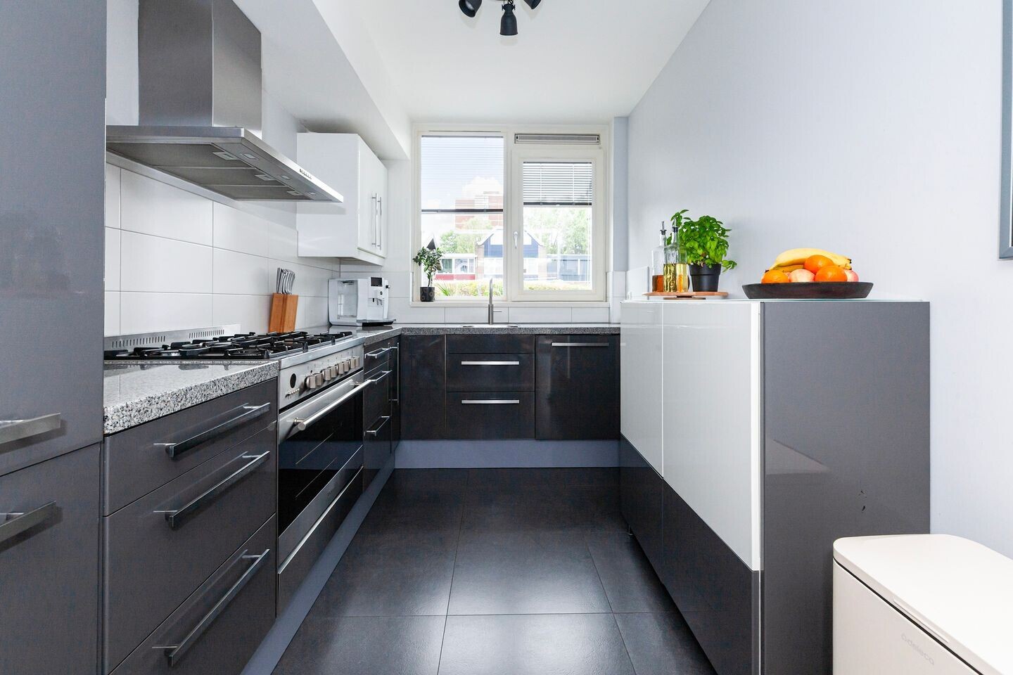 Tussenwoning te koop: Ripperdastraat 6, Vlaardingen