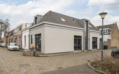 Oranjestraat 2
