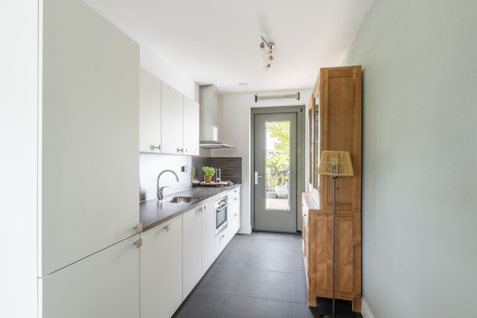 Appartement te koop: Sneeuwbalstraat 21, Vlaardingen