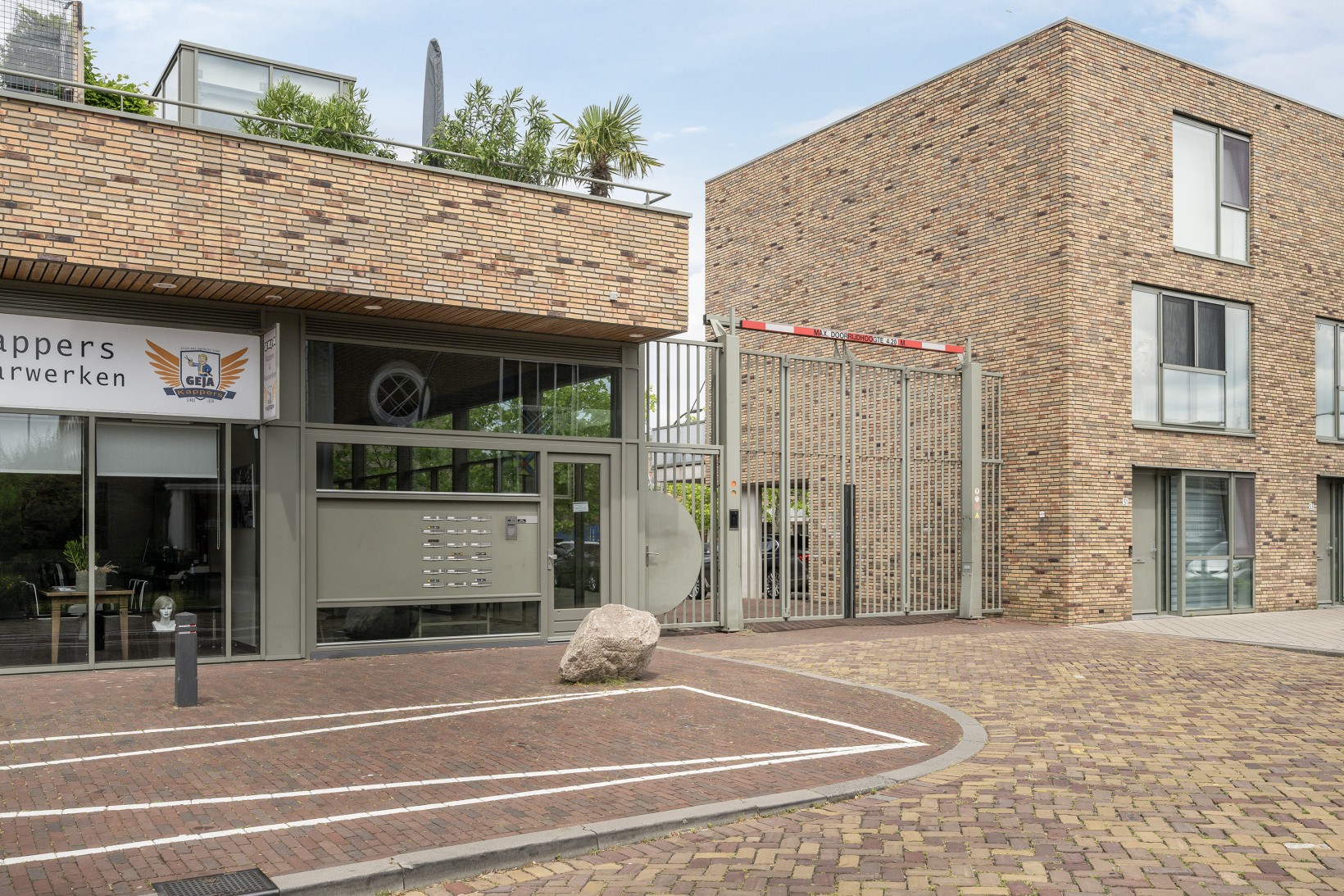Appartement te koop: Sneeuwbalstraat 21, Vlaardingen