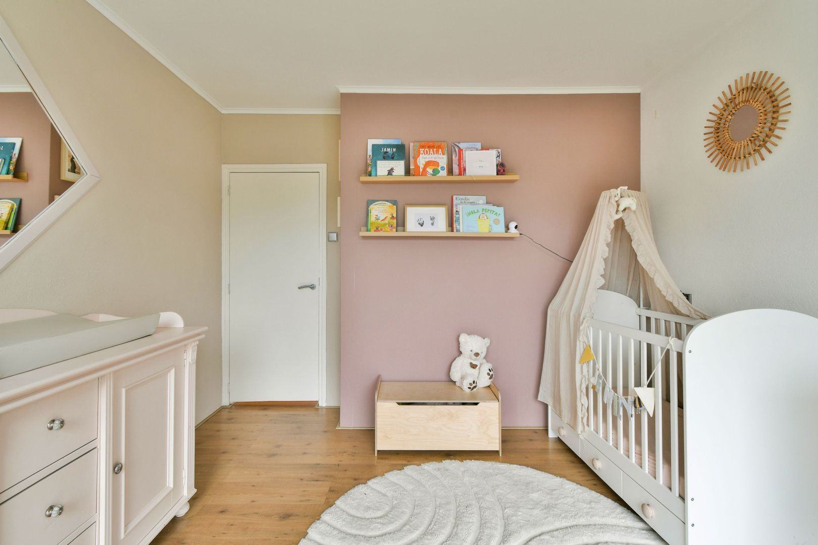 Appartement te koop: Burgemeester A. van Walsumlaan 25, Vlaardingen