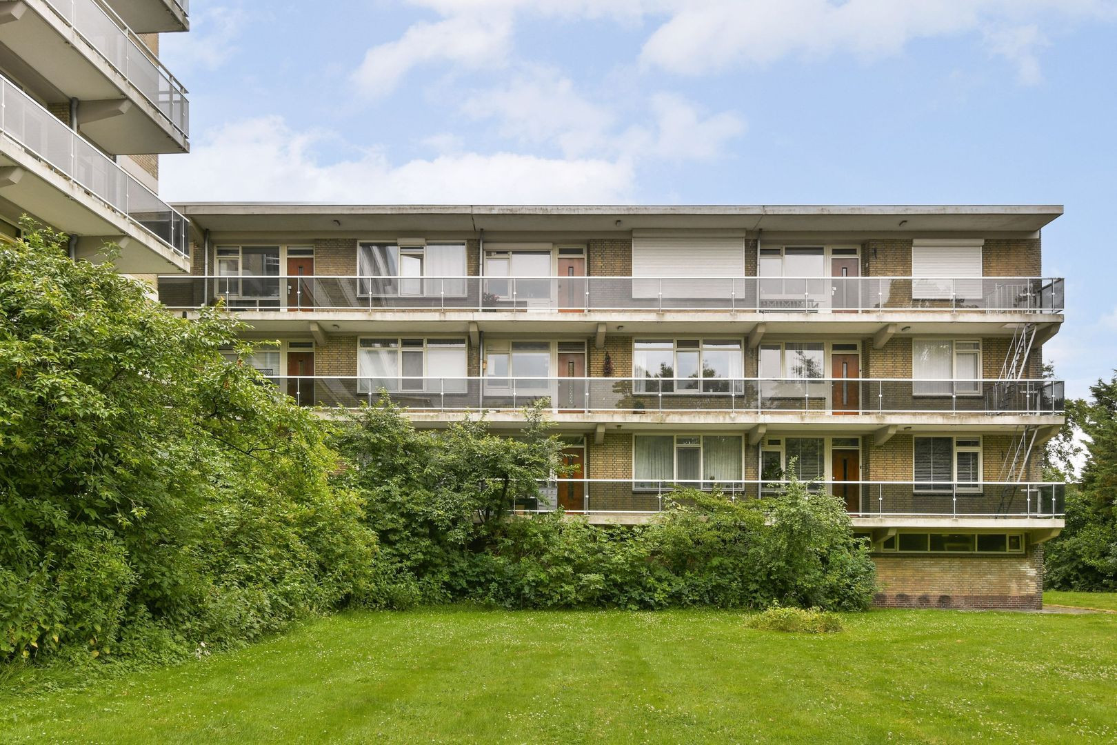 Appartement te koop: Burgemeester A. van Walsumlaan 25, Vlaardingen