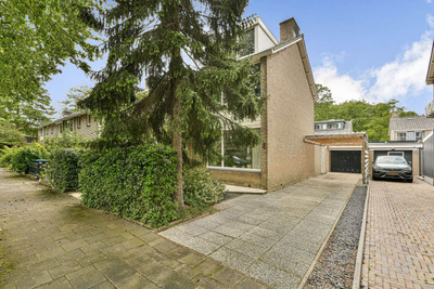 Anna van Burenstraat 11
