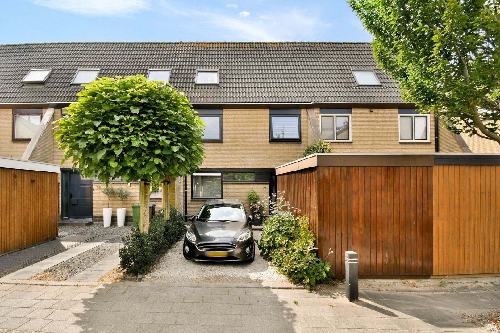 Tussenwoning te koop: Kornoeljedreef 24, Vlaardingen
