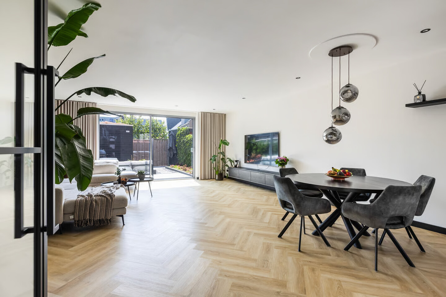 Tussenwoning te koop: Taanschuurkade 43, Maassluis