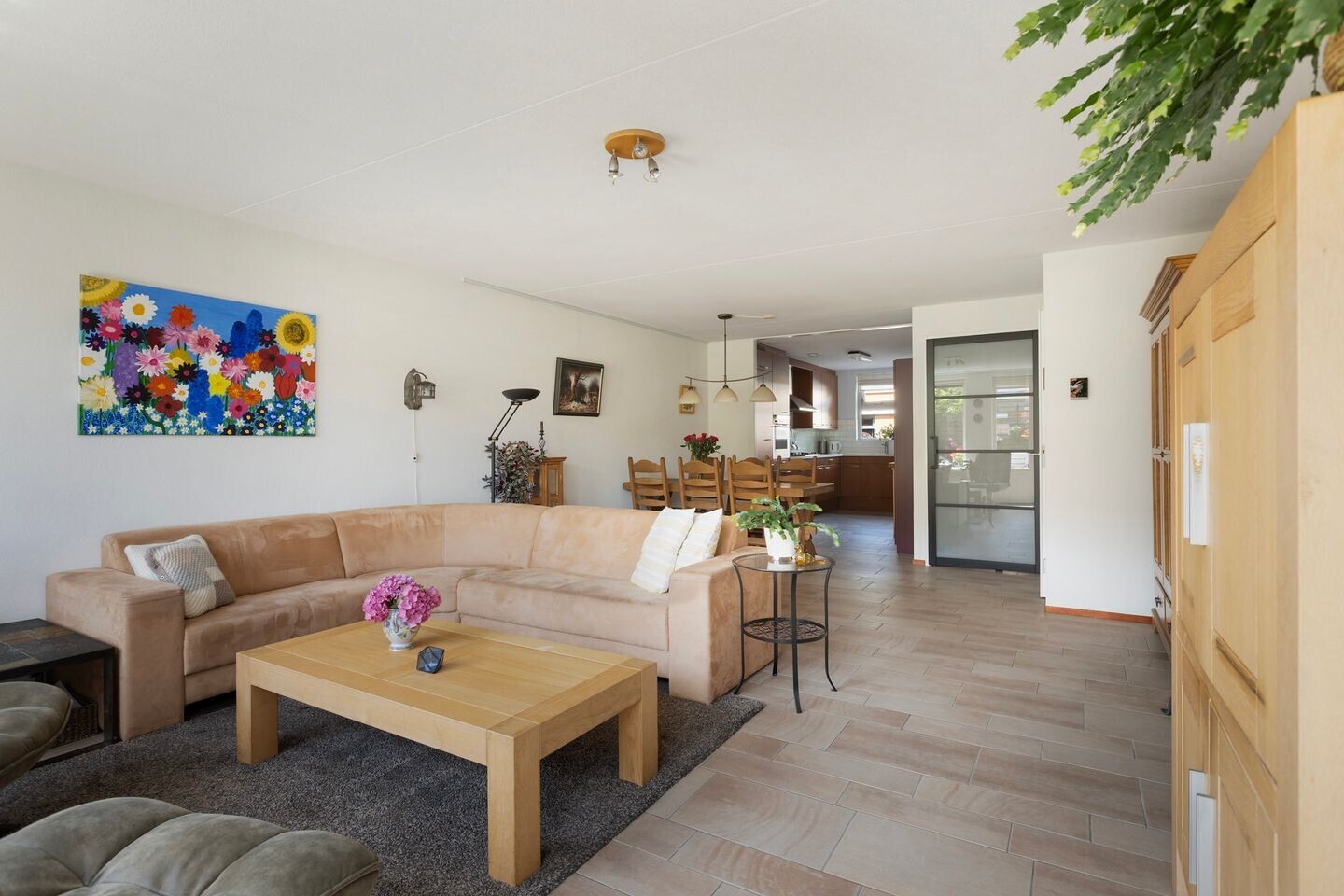 Tussenwoning te koop: Peter van Anrooylaan 24, Maassluis