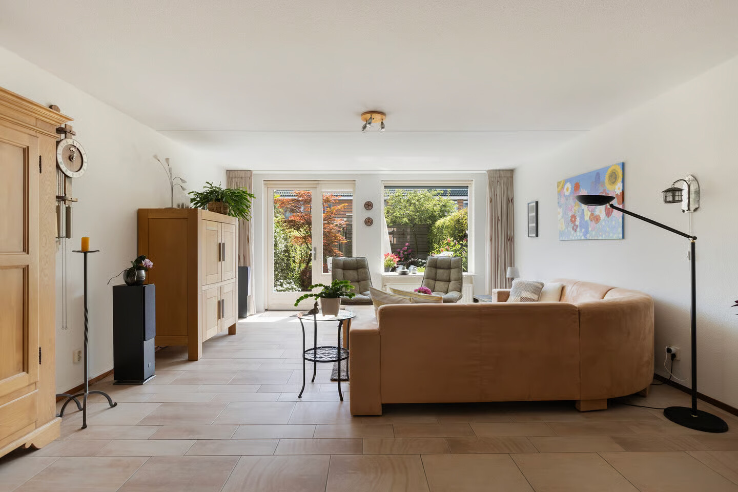 Tussenwoning te koop: Peter van Anrooylaan 24, Maassluis
