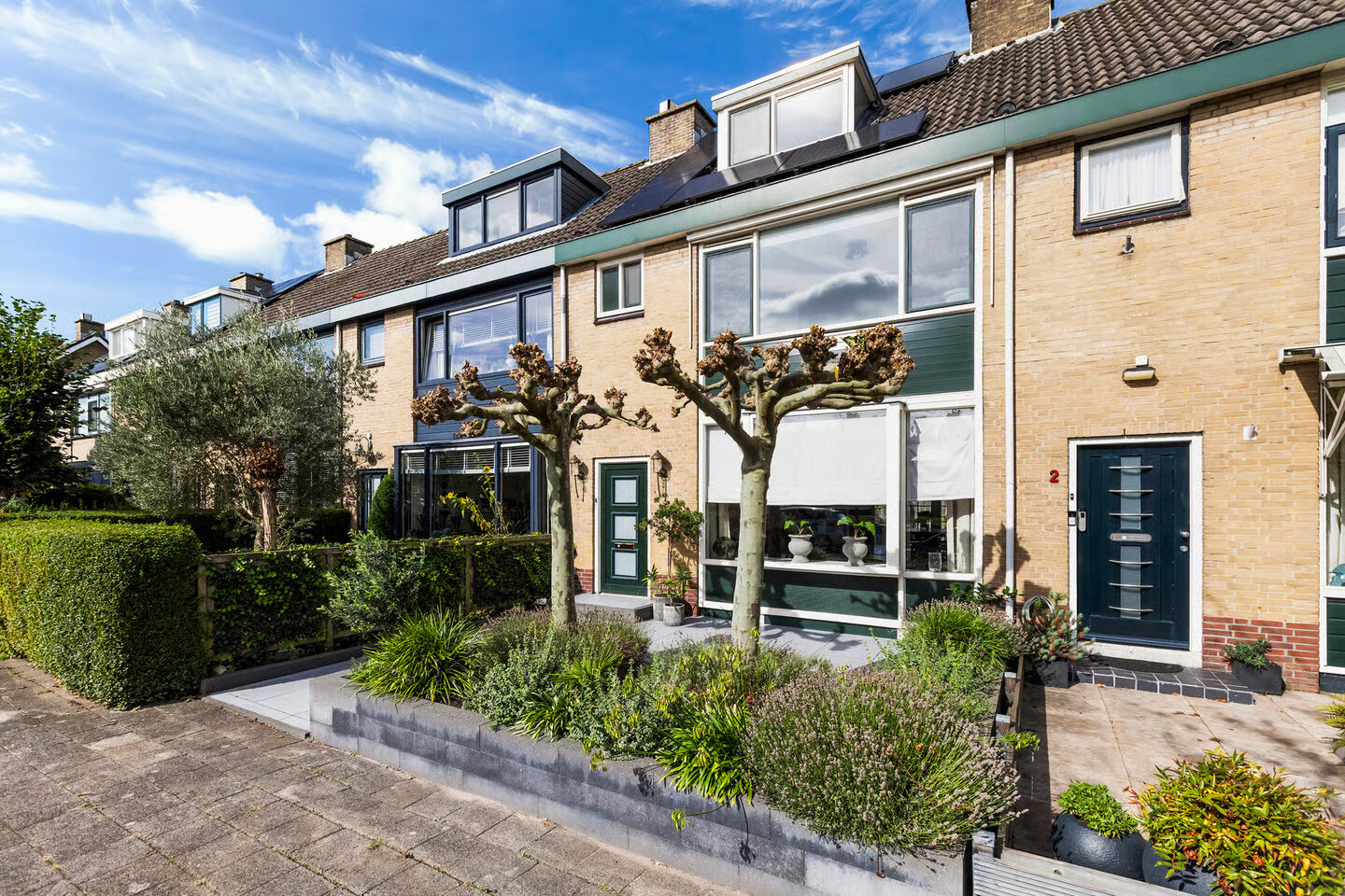 Tussenwoning te koop: Adelaarstraat 4, Maassluis