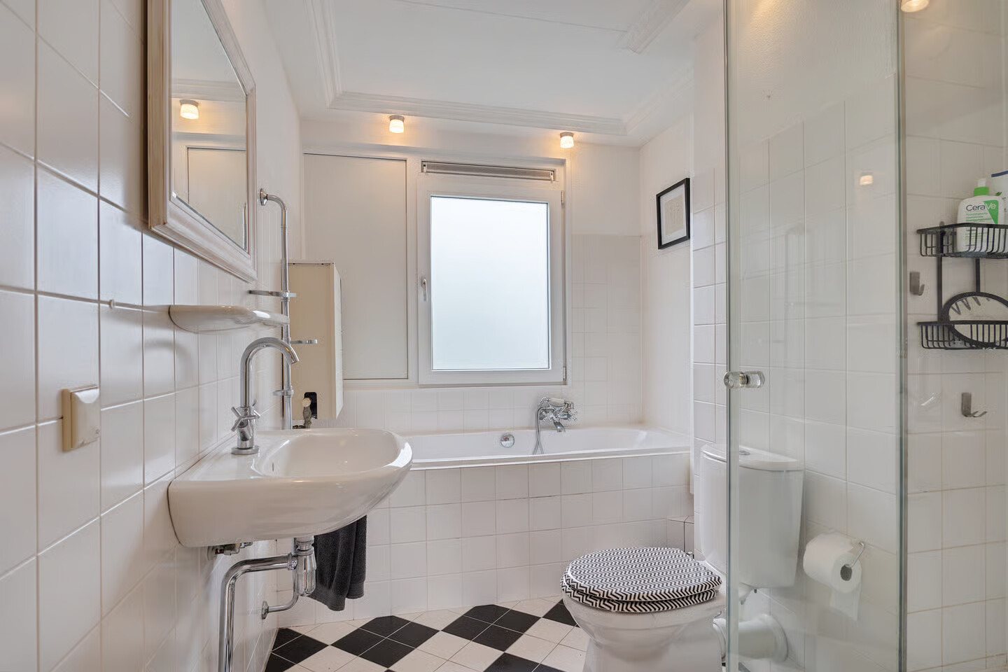 Tussenwoning te koop: Plevierstraat 16, Maassluis