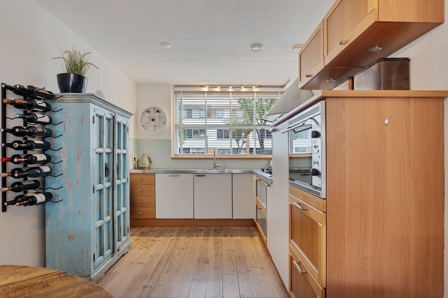 Tussenwoning te koop: Plevierstraat 16, Maassluis