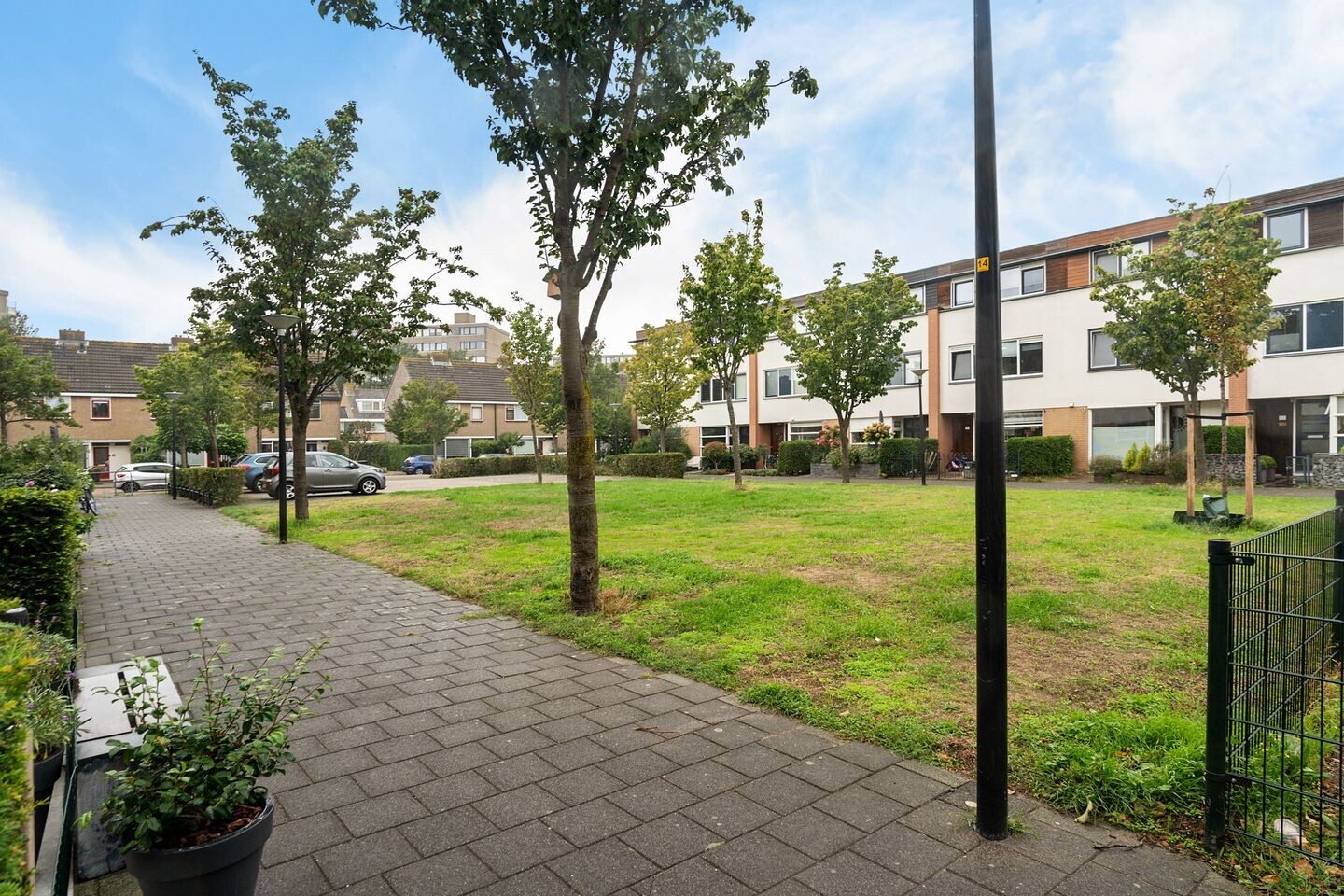 Tussenwoning te koop: Plevierstraat 16, Maassluis