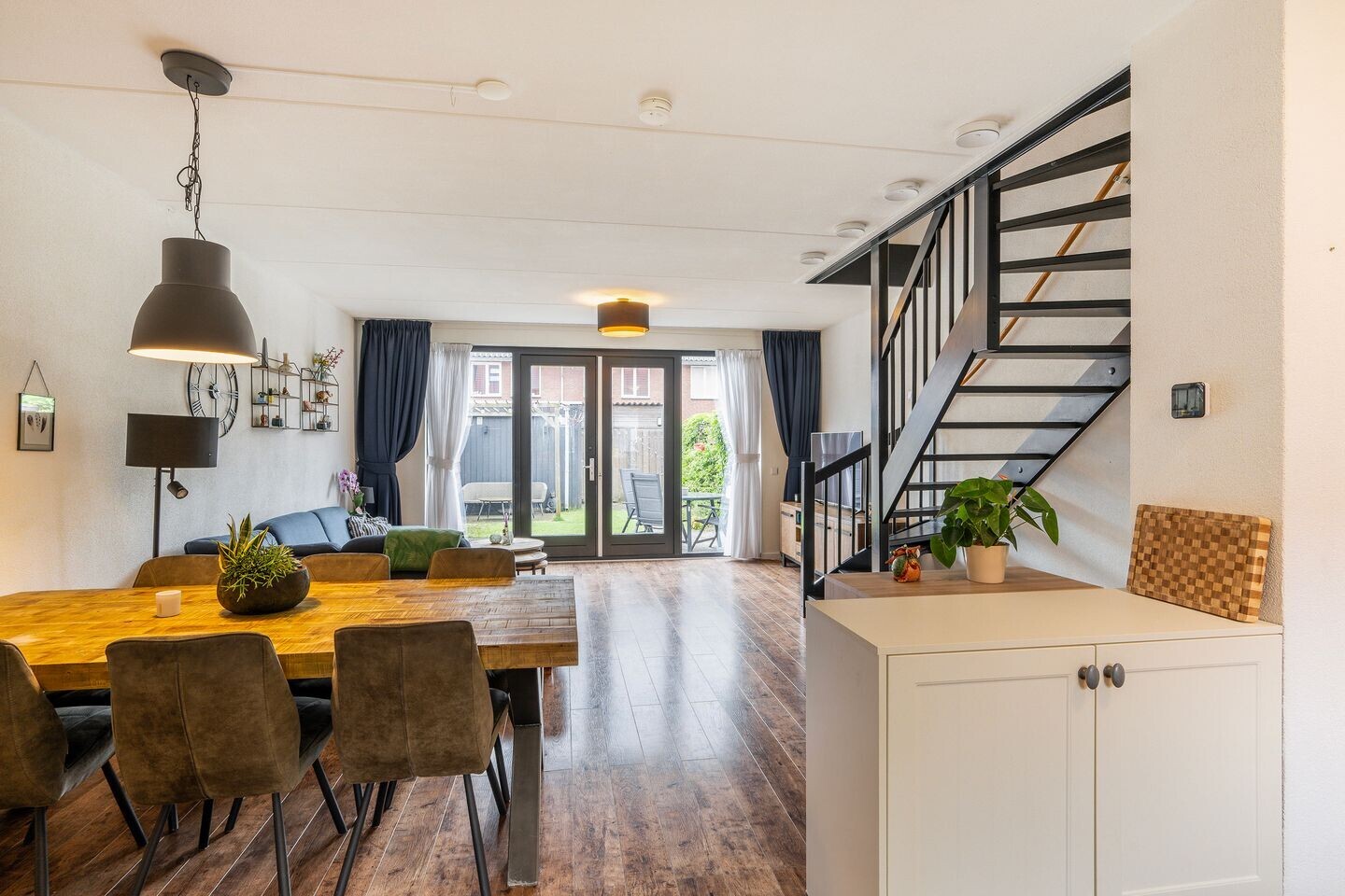 Tussenwoning te koop: Burg. Van Reesstraat 13, Maassluis