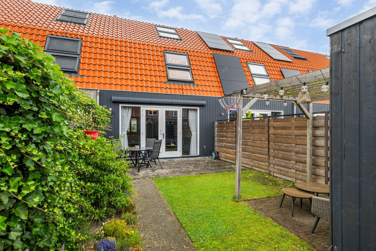Tussenwoning te koop: Burg. Van Reesstraat 13, Maassluis
