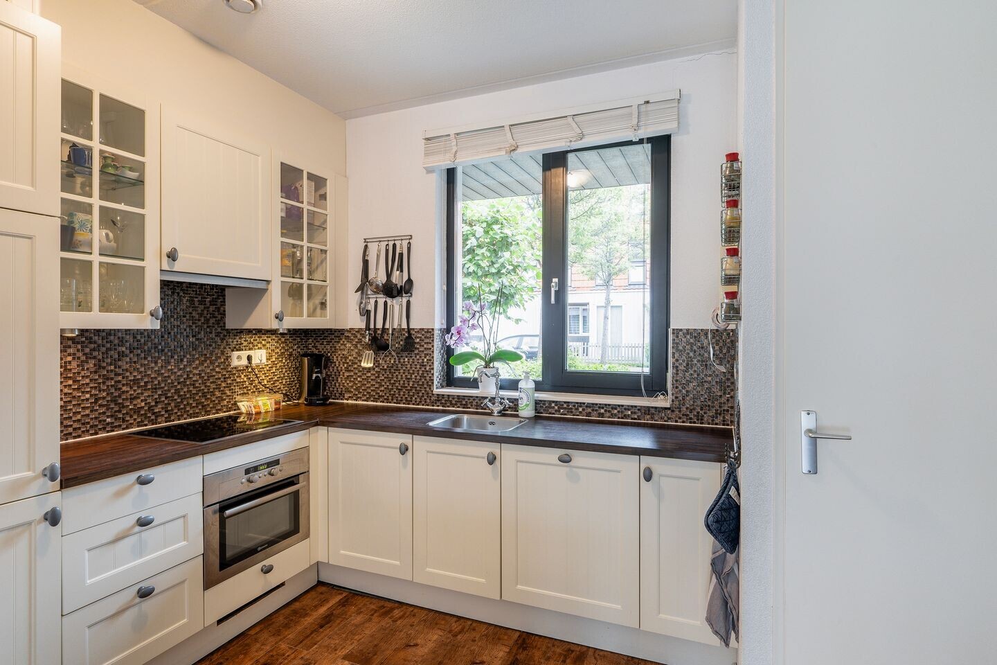 Tussenwoning te koop: Burg. Van Reesstraat 13, Maassluis