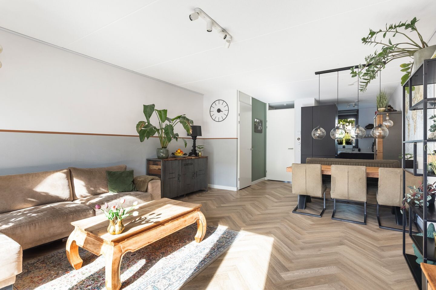 Tussenwoning te koop: Dr. Jan Schoutenlaan 322, Maassluis