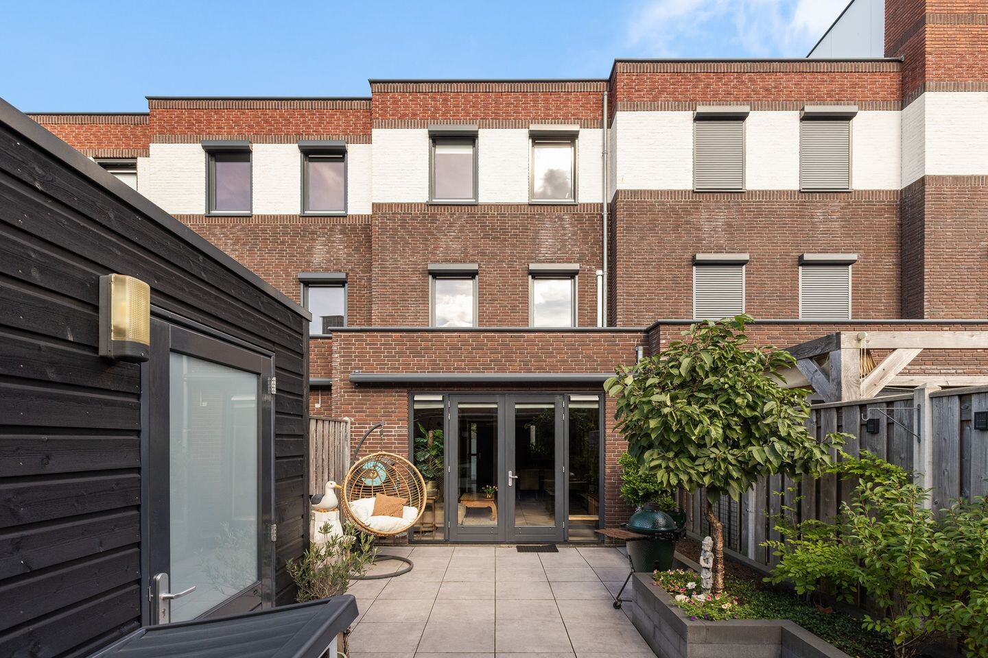 Tussenwoning te koop: Dr. Jan Schoutenlaan 322, Maassluis