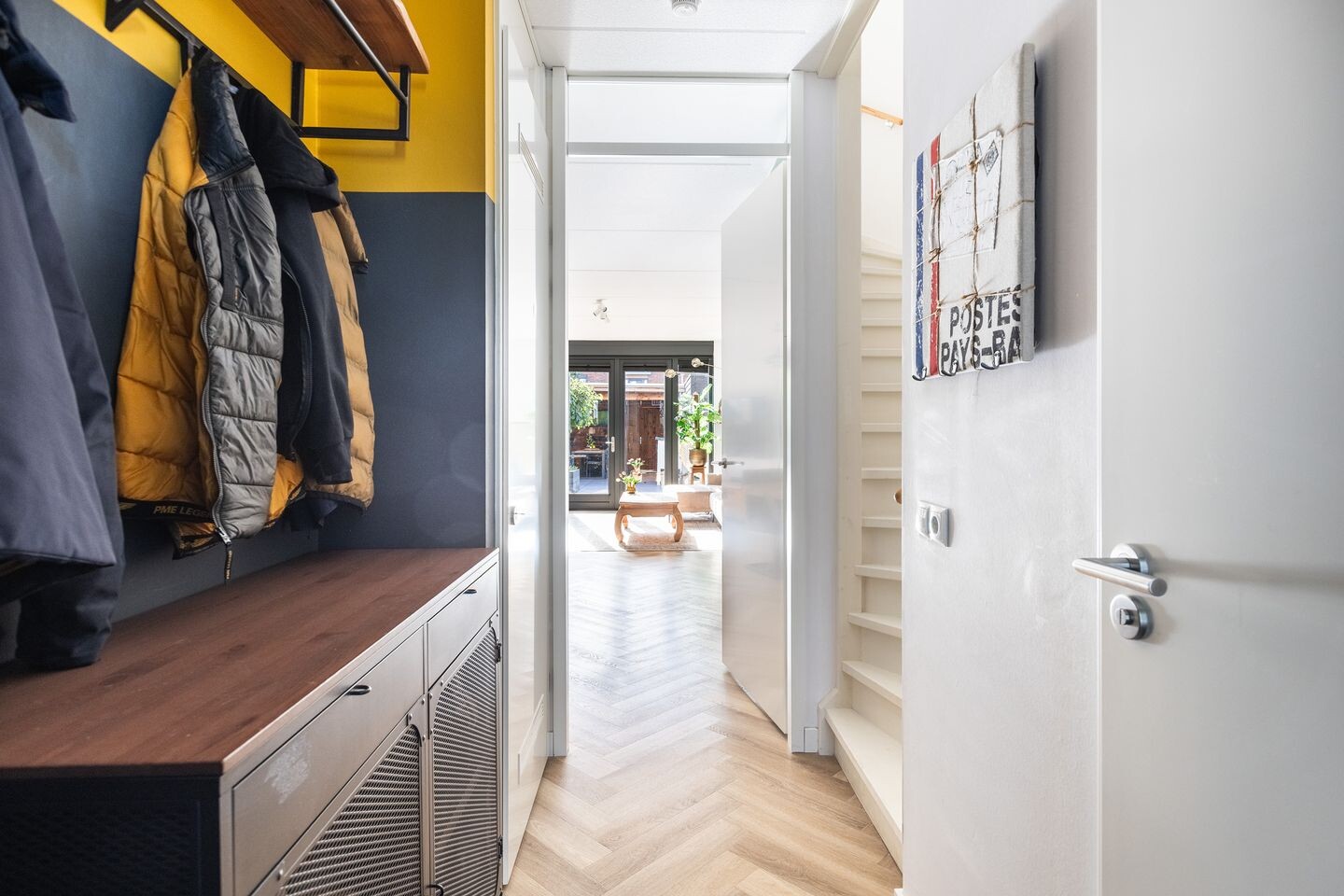 Tussenwoning te koop: Dr. Jan Schoutenlaan 322, Maassluis