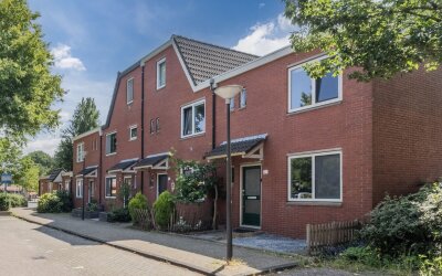 Steenen Dij. 25