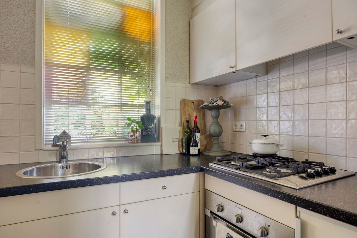Hoekwoning te koop: Dorpsdijk 178, Rhoon