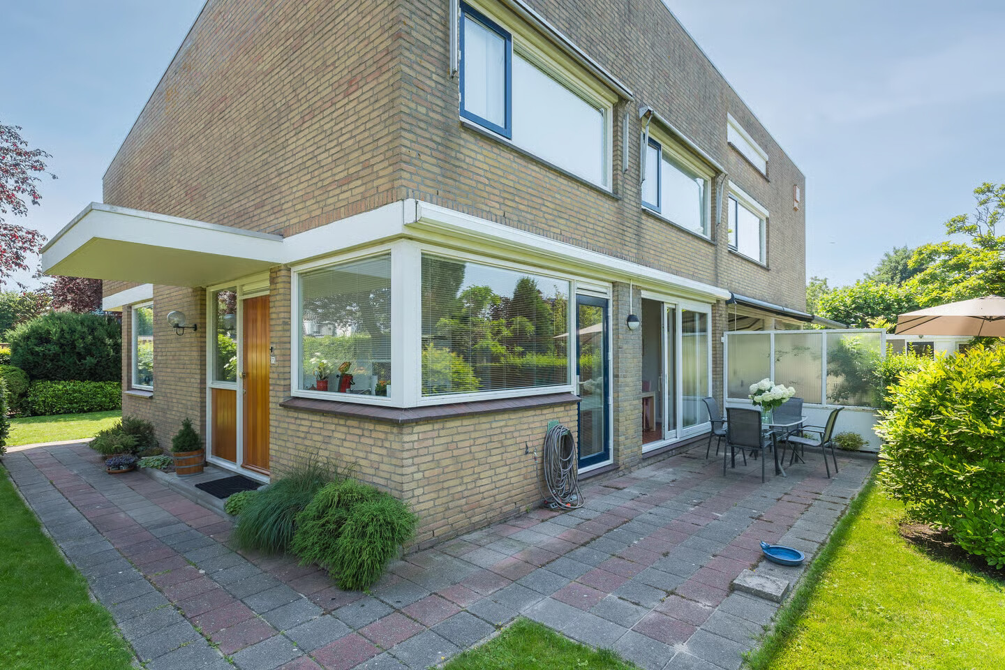 Twee-onder-één-kap te koop: C. Barendregtlaan 7, Rhoon