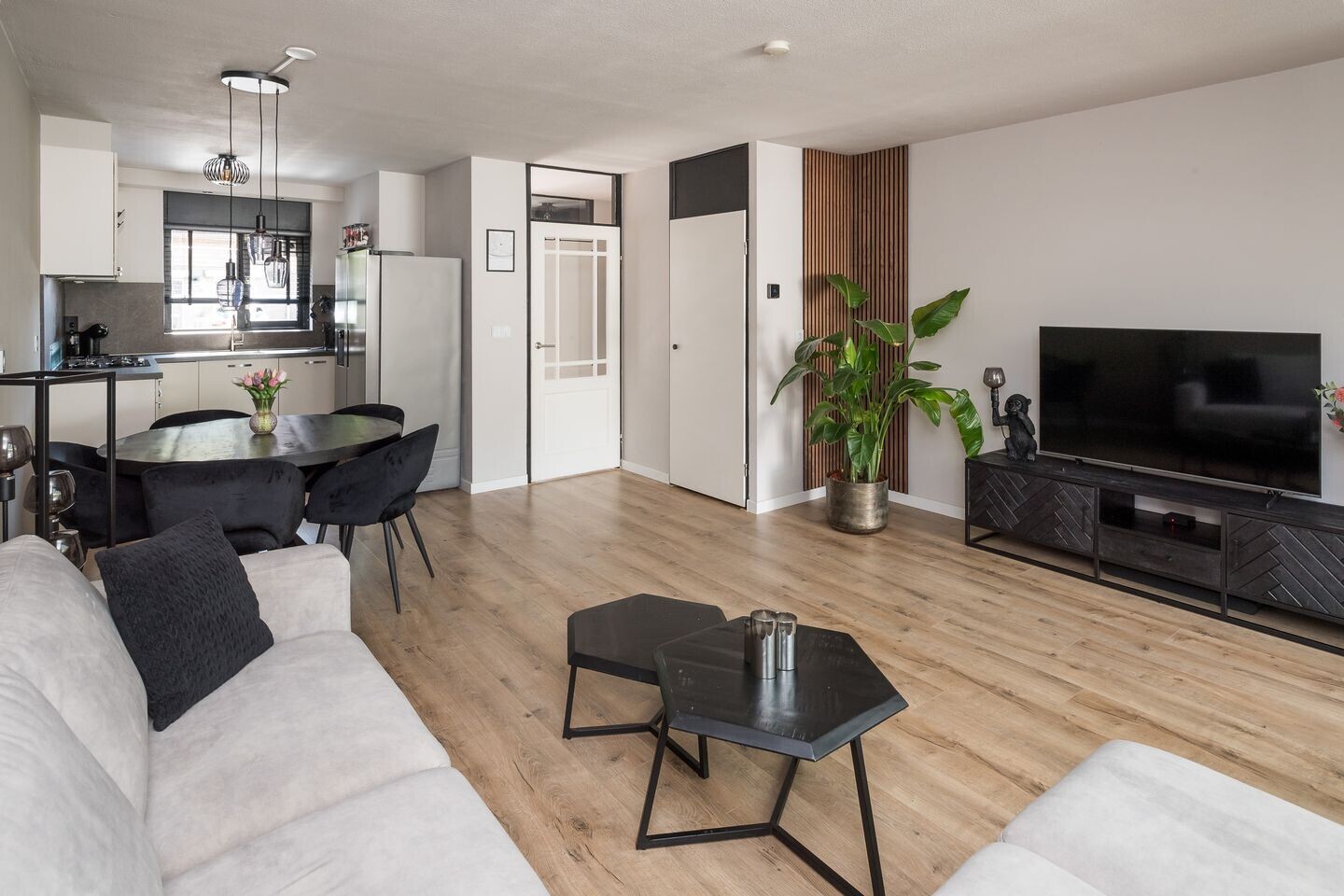 Tussenwoning te koop: Hofnar 43, Rhoon