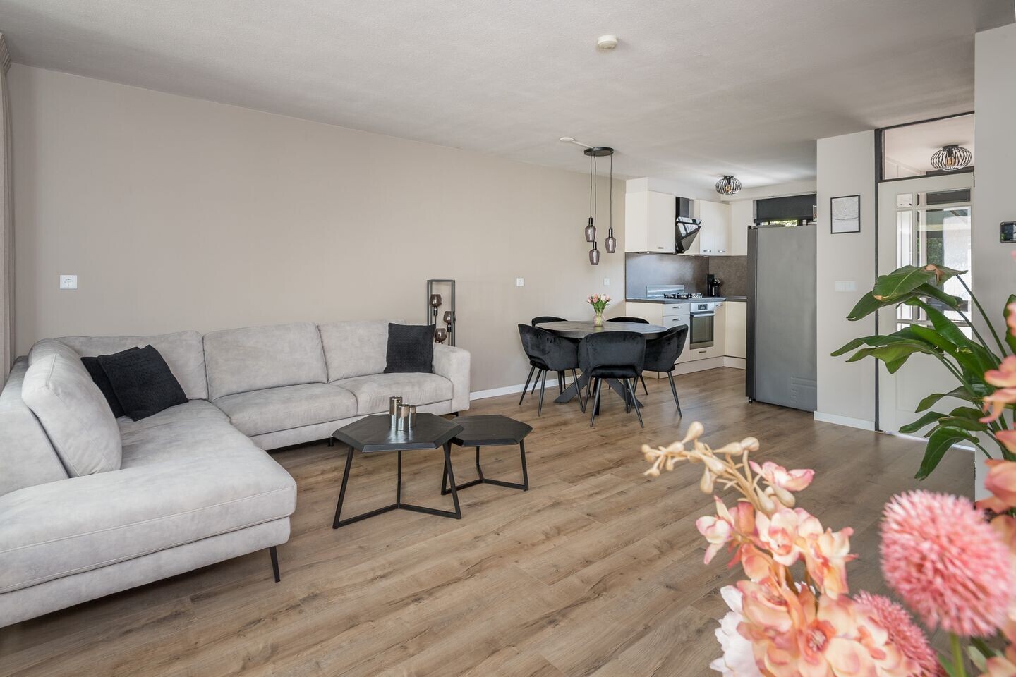 Tussenwoning te koop: Hofnar 43, Rhoon
