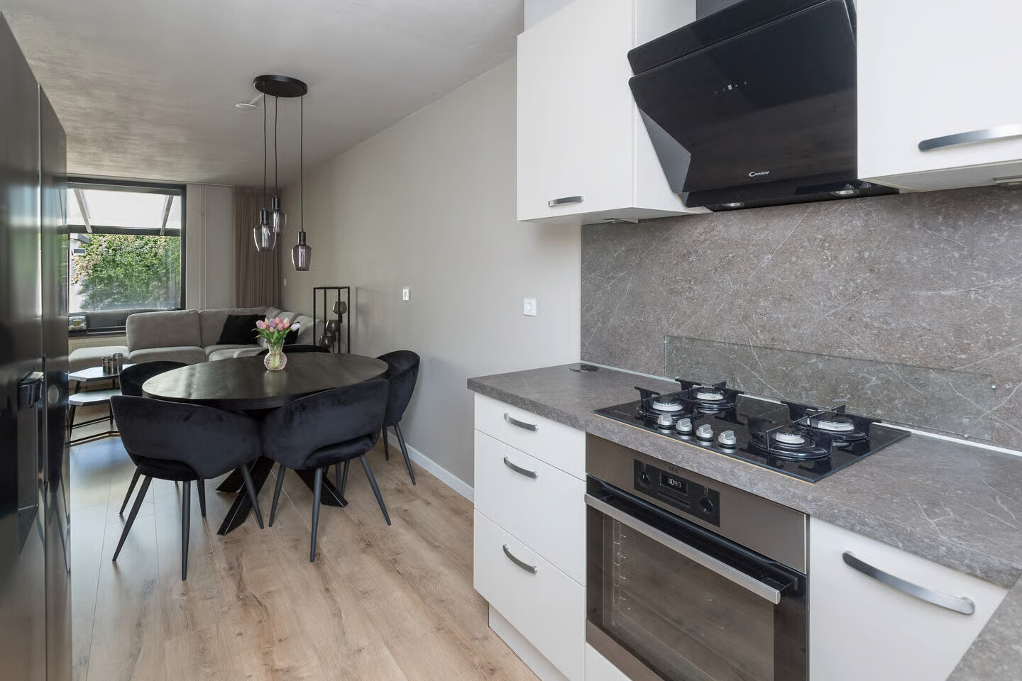 Tussenwoning te koop: Hofnar 43, Rhoon