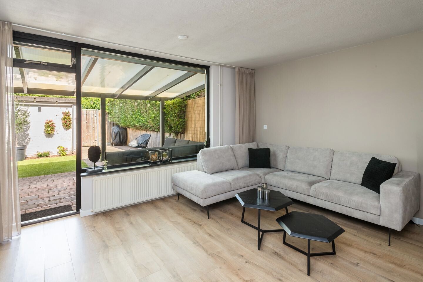 Tussenwoning te koop: Hofnar 43, Rhoon
